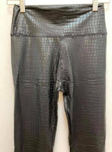 Load image into Gallery viewer, Snake skin leggings
