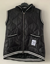Load image into Gallery viewer, Short Gilet
