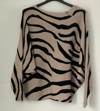 Load image into Gallery viewer, Zebra  Jumper
