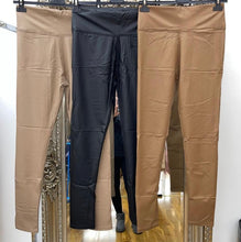 Load image into Gallery viewer, Leather-look Leggings
